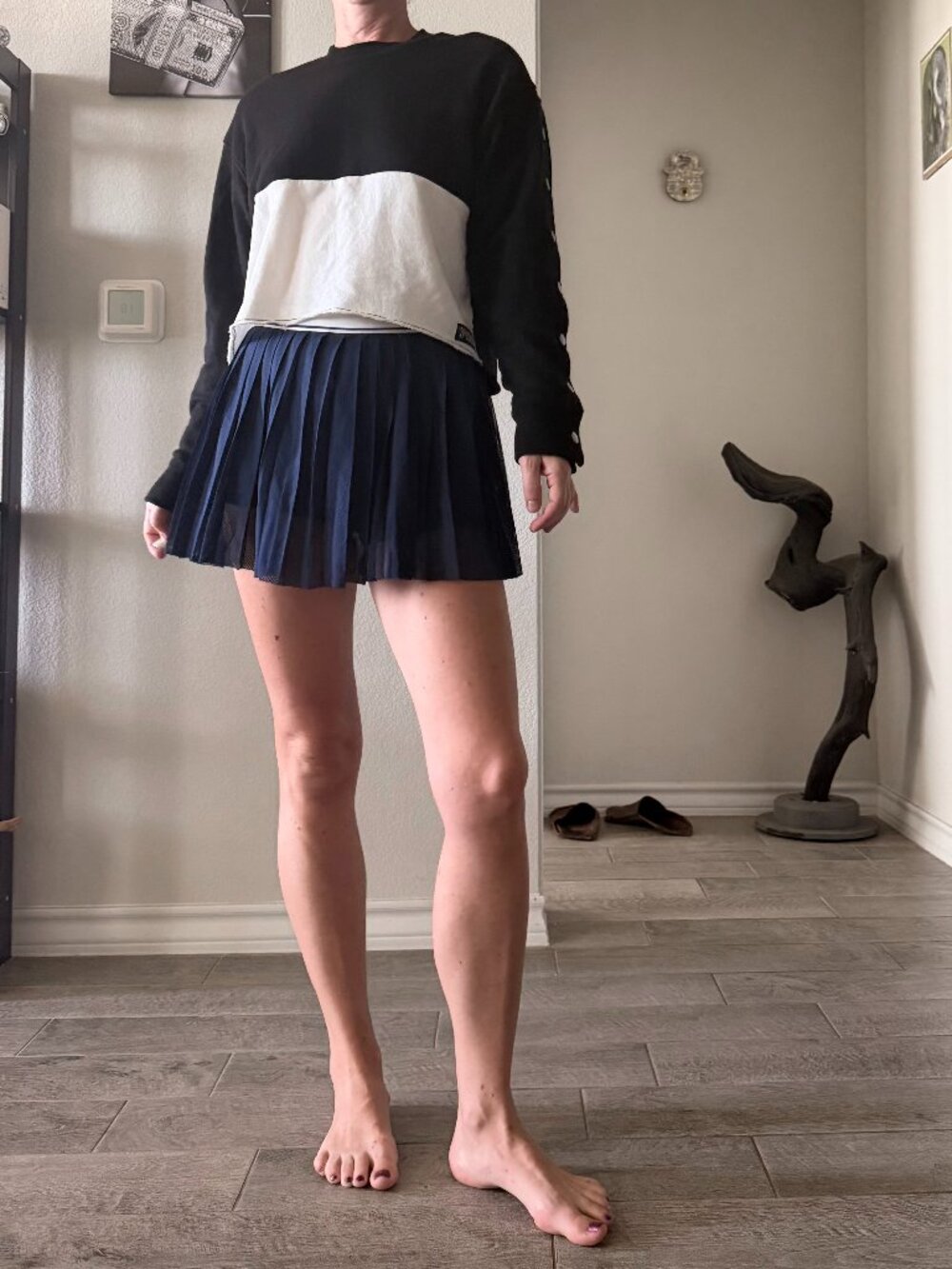 Stylish pull on cropped colorblock black and white sweatshirt, size S